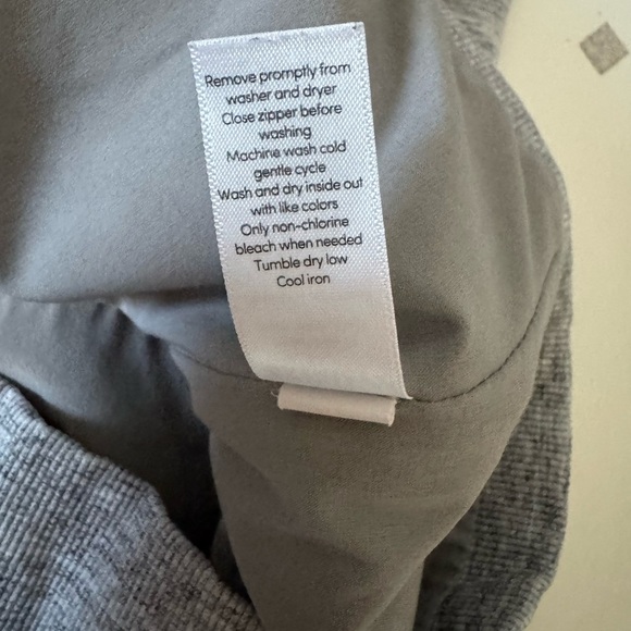 Athleta Medium Fitted Victory Hoodie Grey Heather Sweatshirt Workout Jacket - Picture 9 of 15